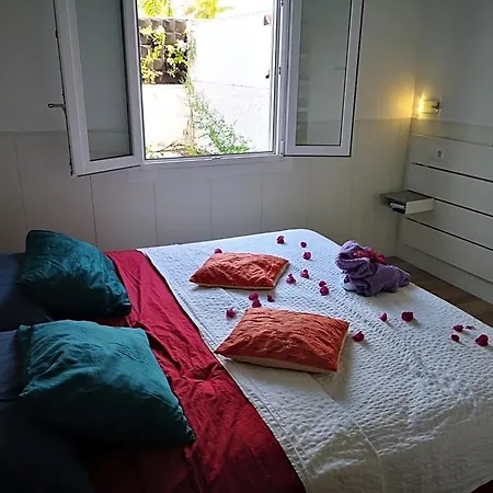 Yumbo Bed & Breakfast *